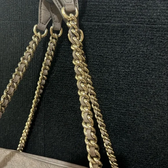 Authentic Gucci Soho Suede Bag - Picture 6 of 9